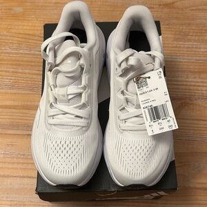 Adidas QUESTAR Women's 8m White Athletic Running Sneakers ID8746 True to Size.